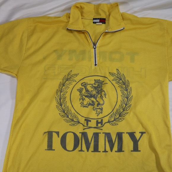 TOMMY HILFIGER Crested Gold Mesh Half Zip Jersey - Picture 2 of 7